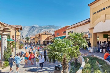 Desert Hills Outlet Shopping Tour